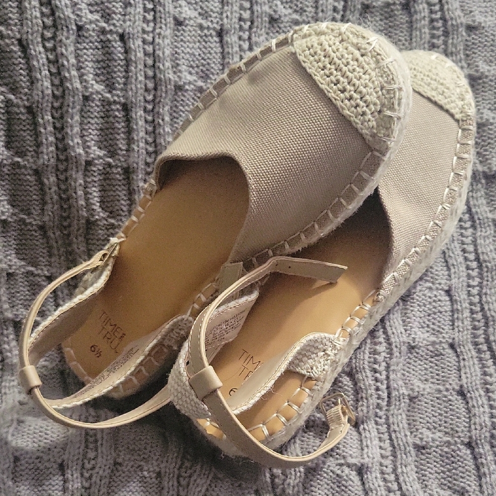 Time & Tru Women's Tan Espadrille Flats